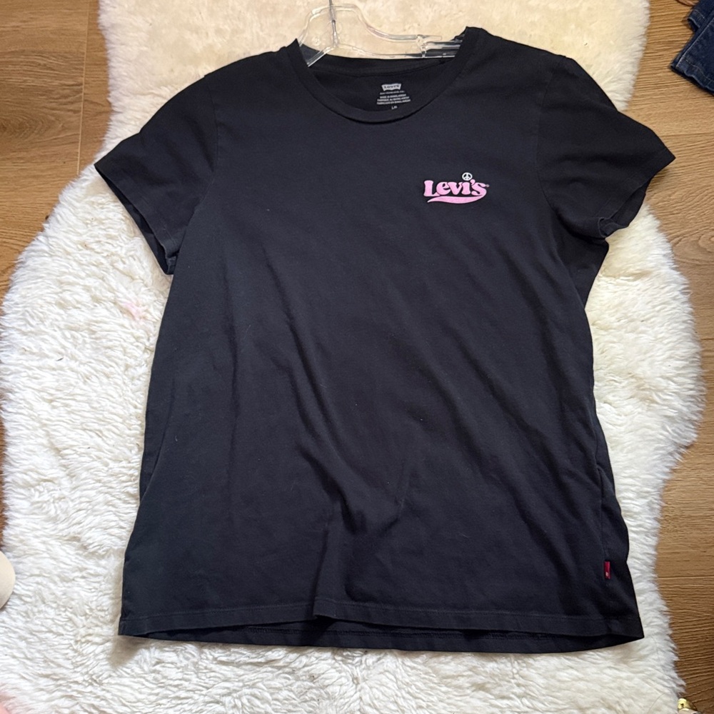 #17🩷 20”-21” Ptp Large Levi’s Medium Tee